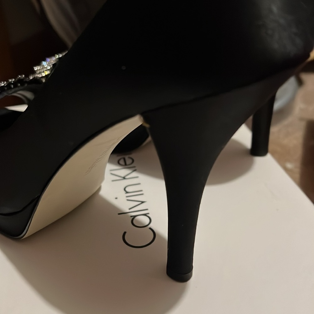 Calvin Klein Cara Black Satin Evening Pumps w/Rhinestone Decor. Size 9M. - Picture 2 of 6